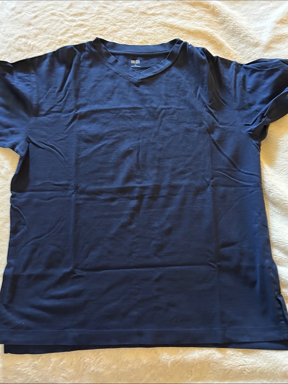 Uniqlo Men's Dark Blue V-Neck Short Sleeve Tee